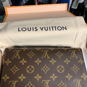 New Authentic LV Zippy Xl wallet